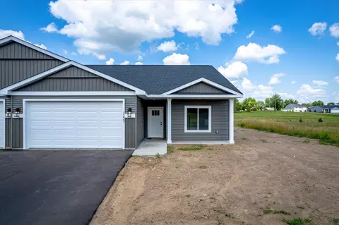 1223 Wisteria Ln, New Richmond, WI 54017