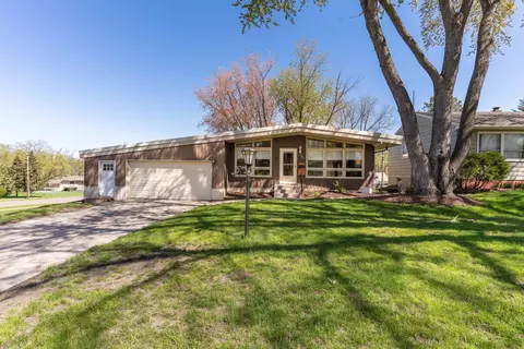 207 E Douglas Ave, Fergus Falls, MN 56537