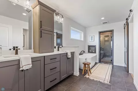 4752 Hampton Loop S, Moorhead, MN 56560 photo 25