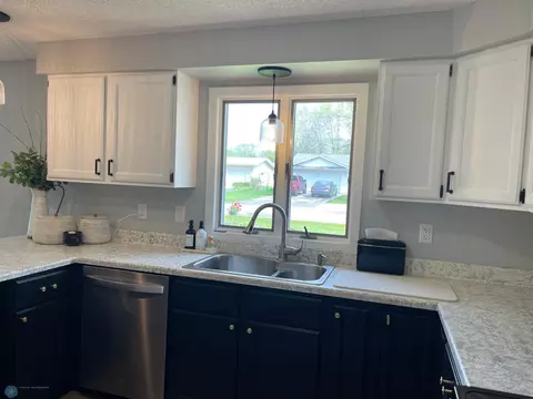 208 9th Ave E, Lisbon, ND 58054 photo 11