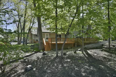 2764 Upland Ln N, Plymouth, MN 55447