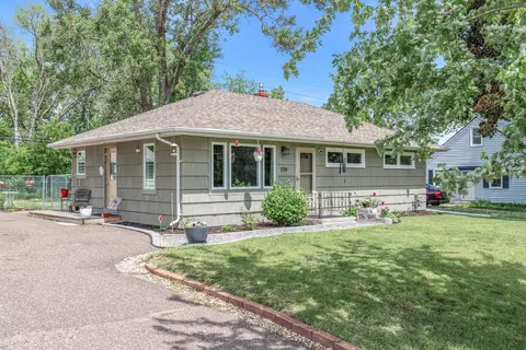 1719 Rose Pl, Roseville, MN 55113