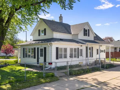 2016 Larpenteur Ave E, Saint Paul, MN 55109