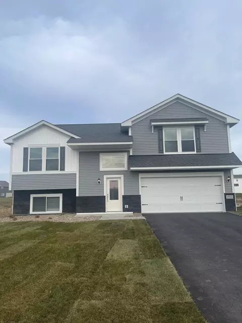 9953 Twin Lakes Pkwy NW, Elk River, MN 55330