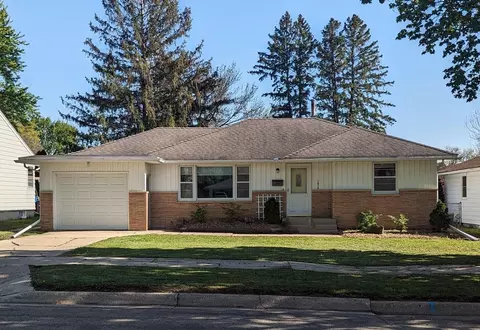 1919 2nd Ave NW, Austin, MN 55912
