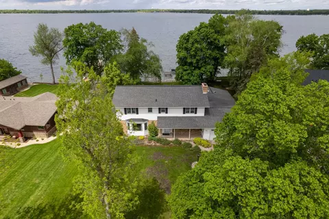 616 Shorewood Dr, Detroit Lakes, MN 56501