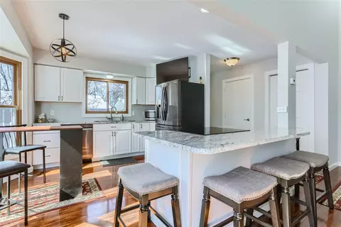 5734 Ridge Creek Rd, Shoreview, MN 55126