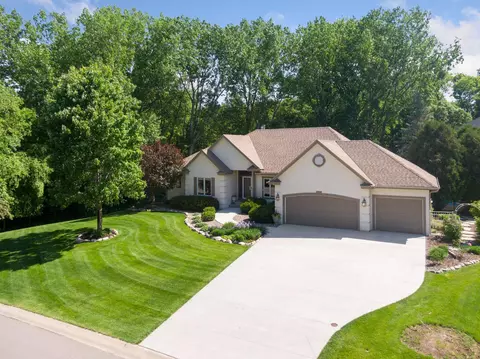 6293 Heathbrook Dr, Eden Prairie, MN 55346