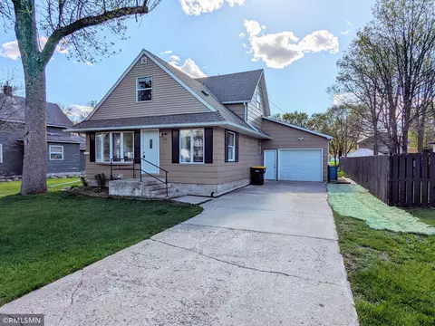 420 S 8th St, Bird Island, MN 55310
