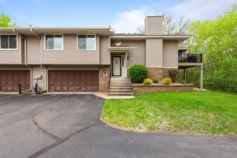 1584 Clemson Dr #B, Eagan, MN 55122 photo 2