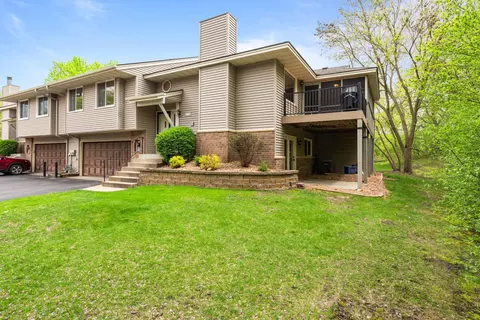 1584 Clemson Dr #B, Eagan, MN 55122 photo 3