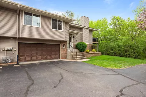 1584 Clemson Dr #B, Eagan, MN 55122