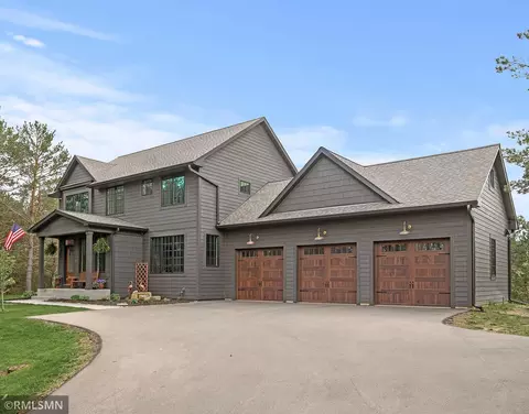 871 Crane Hill Trl, Hudson, WI 54016