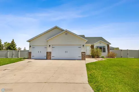 720 41st Ave S, Moorhead, MN 56560