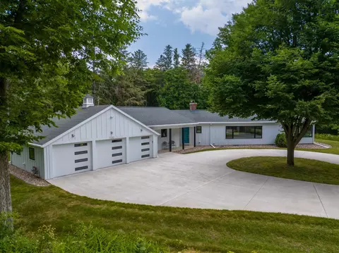 1232 Skyline Dr SW, Rochester, MN 55902