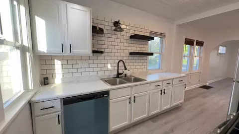 2015 Stillwater Ave E, Saint Paul, MN 55119
