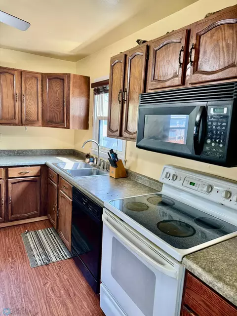910 20th St S, Fargo, ND 58103 photo 10