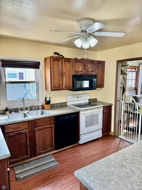 910 20th St S, Fargo, ND 58103 photo 9