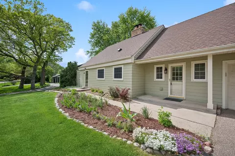 2405 Jewel Ln N, Plymouth, MN 55447