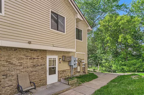 54 E 13th St, Waconia, MN 55387