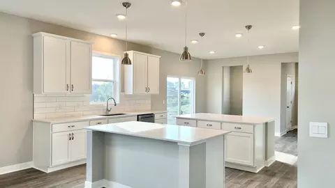 1734 Rainier Dr, Shakopee, MN 55379