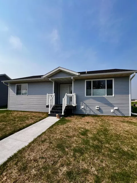 2012 Nelson Dr, Thief River Falls, MN 56701