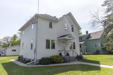 114 3rd St NE, Freeport, MN 56331
