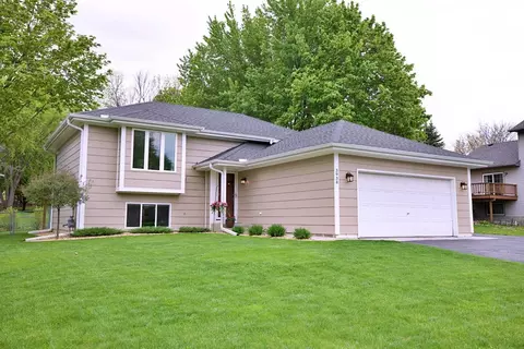 3938 156th St W, Rosemount, MN 55068