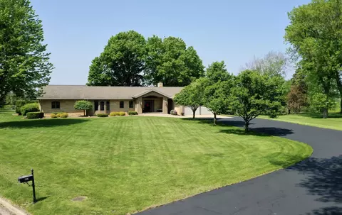 317 Ridge Rd, Le Sueur, MN 56058