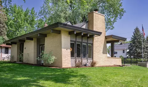 2300 York Ave N, Golden Valley, MN 55422