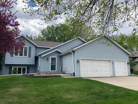 1618 Kings Run Dr NW, Rochester, MN 55901
