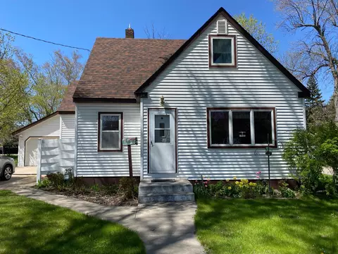 1109 Park Ave, Morris, MN 56267