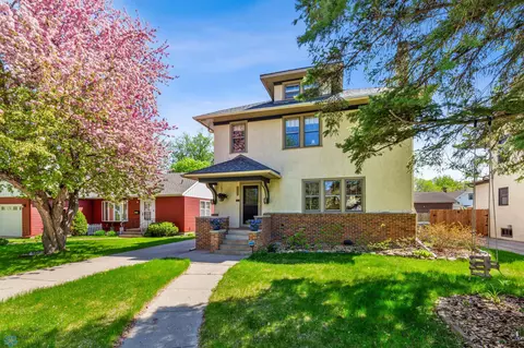 1225 4th St N, Fargo, ND 58102
