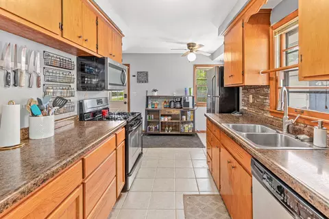 3136 W 90th St, Bloomington, MN 55431 photo 9