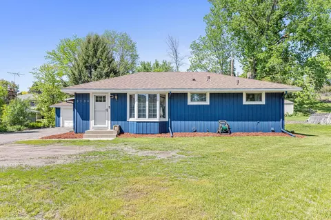 3136 W 90th St, Bloomington, MN 55431