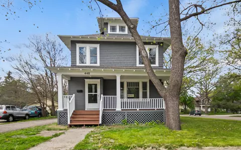 448 E School St, Owatonna, MN 55060