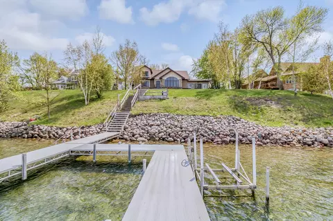 21105 Broadwater Dr, Pelican Rapids, MN 56572