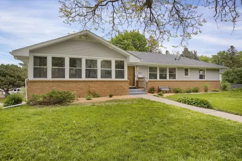 2550 Orkla Dr, Golden Valley, MN 55427