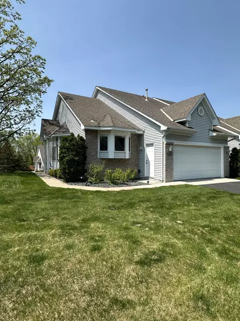 2735 Pine Ridge Dr, Anoka, MN 55303