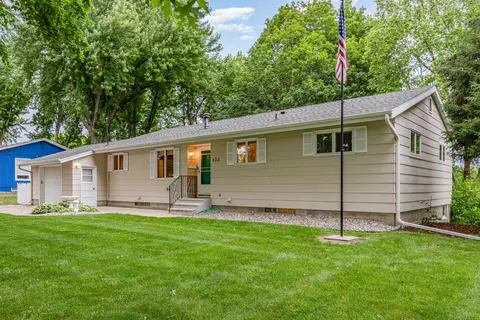 403 5th St NE, New Prague, MN 56071