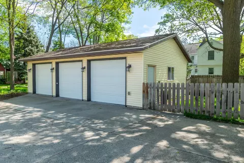 315 W College Ave, Saint Peter, MN 56082 photo 24