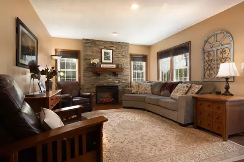 315 W College Ave, Saint Peter, MN 56082 photo 2