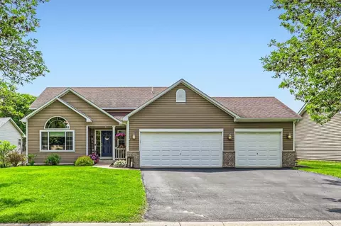 20716 Camden Cir, Farmington, MN 55024