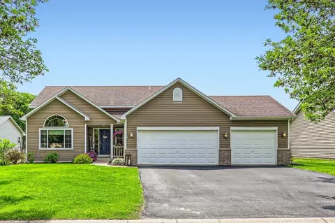 20716 Camden Cir, Farmington, MN 55024