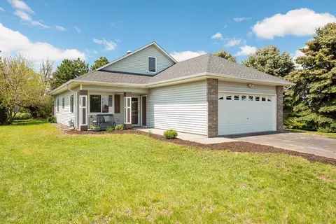 720 S Elm St, Belle Plaine, MN 56011