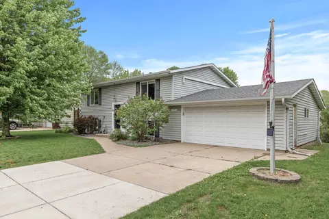 1020 15th St W, Hastings, MN 55033