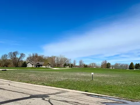 609 Borgrud Ln, Evansville, MN 56326