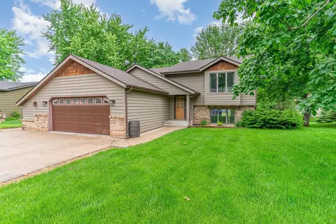 403 6th St NE, New Prague, MN 56071