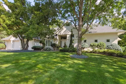 13916 Emerald Rdg, Minnetonka, MN 55305