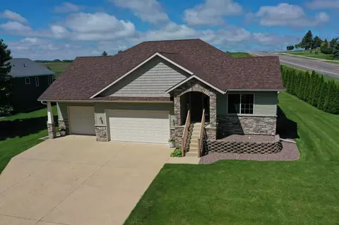 2506 6th St NE, Willmar, MN 56201